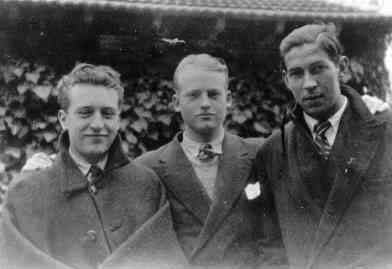 Gabriel Celaya, Ohlsson y Anselmo Carretero en la Residencia de Estudiantes.